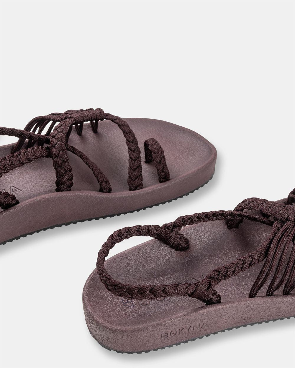 Alma | Sandalias Planas con Detalle Trenzado